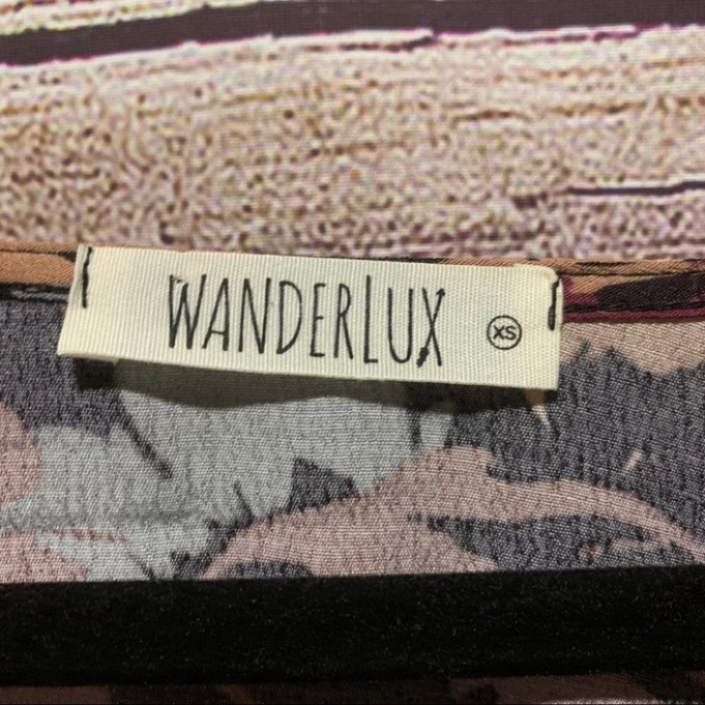 NWT Boutique Wanderlux Floral Wrap Top with Tie - Picture 6 of 15